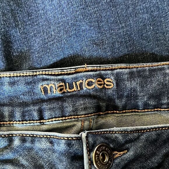 Maurices Distressed Skinny Jeans - Picture 3 of 4